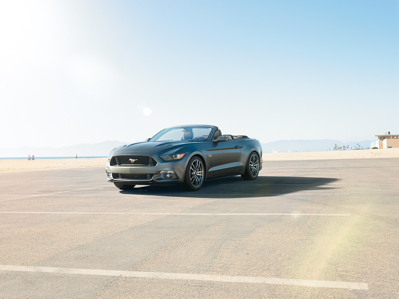 http://www.ford.com/global/2015mustang/img/gallery/beach-convert/beachconvert.jpg