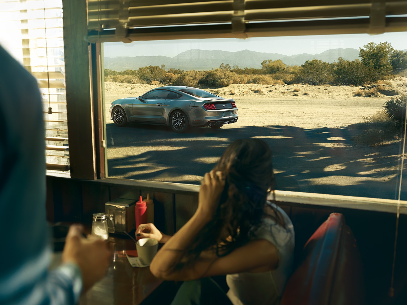 http://www.ford.com/global/2015mustang/img/gallery/diner/diner.jpeg