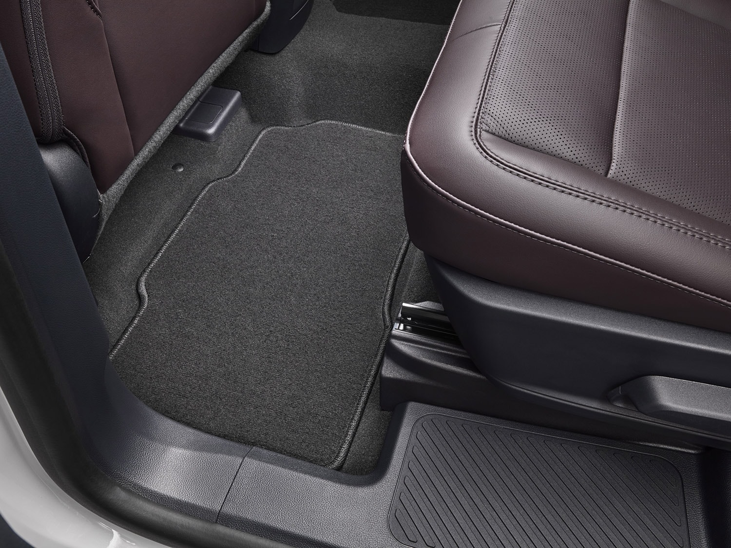 Explorer 2021-2026 4pc Carpeted Floor Mats | Accessories | Ford.com Explorer 2021-2026 4pc Carpeted Floor Mats | Accessories | Ford.com