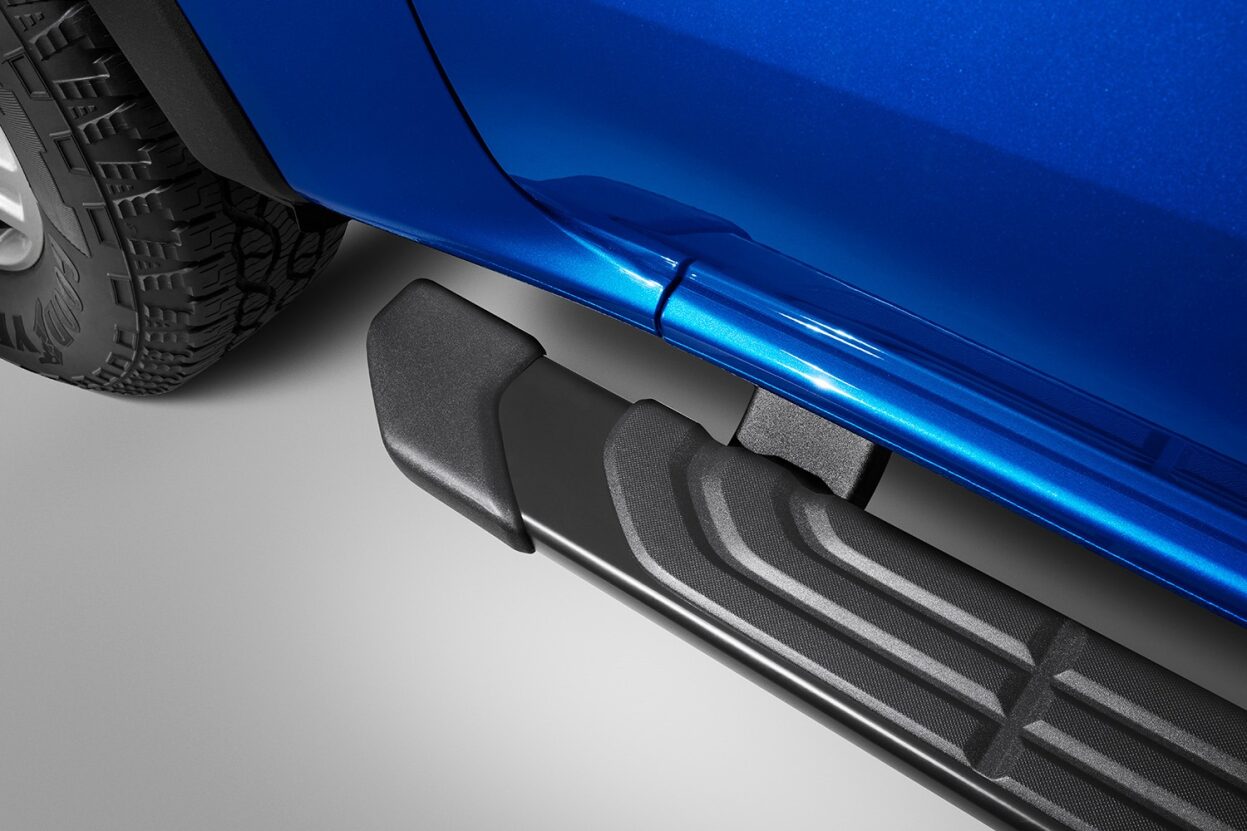 Black Painted Rectangular 5 inch Step Bars | Accessories | Ford.com