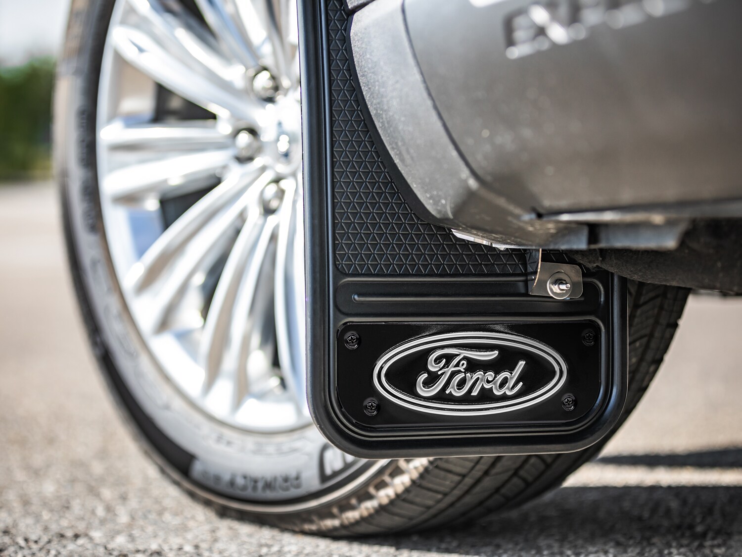 Explorer 2020-2026 Gatorback Black Ford Logo Splash Guards Front