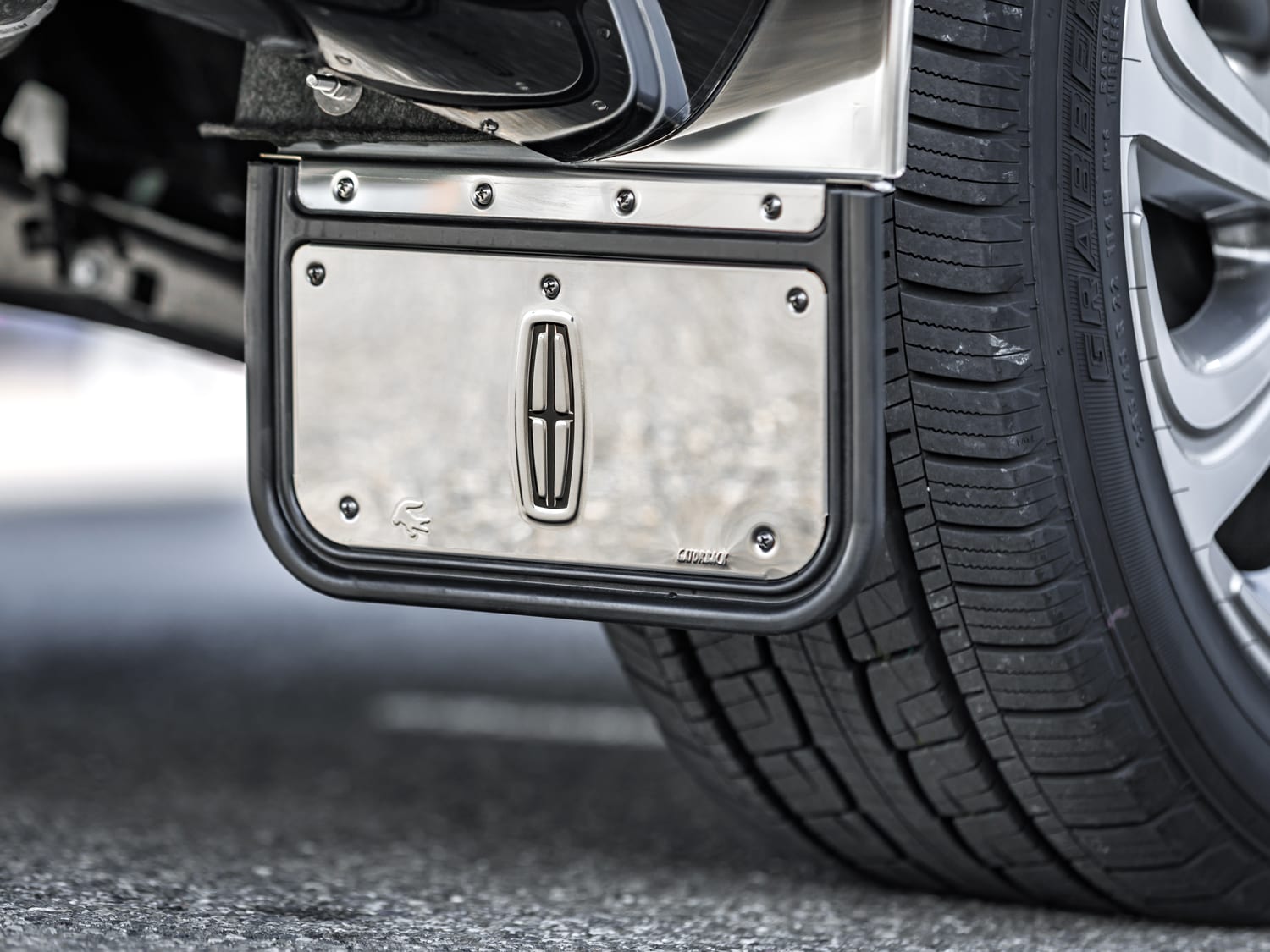 Navigator 2018-2021 Gatorback Rear Pair Splash Guards Chrome Plate