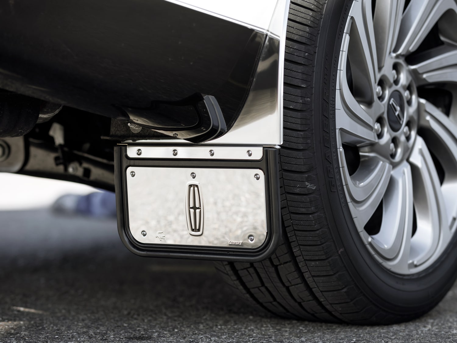 S.N. Navigator 2018-2021 Gatorback Rear Pair Splash Guards Chrome Plate