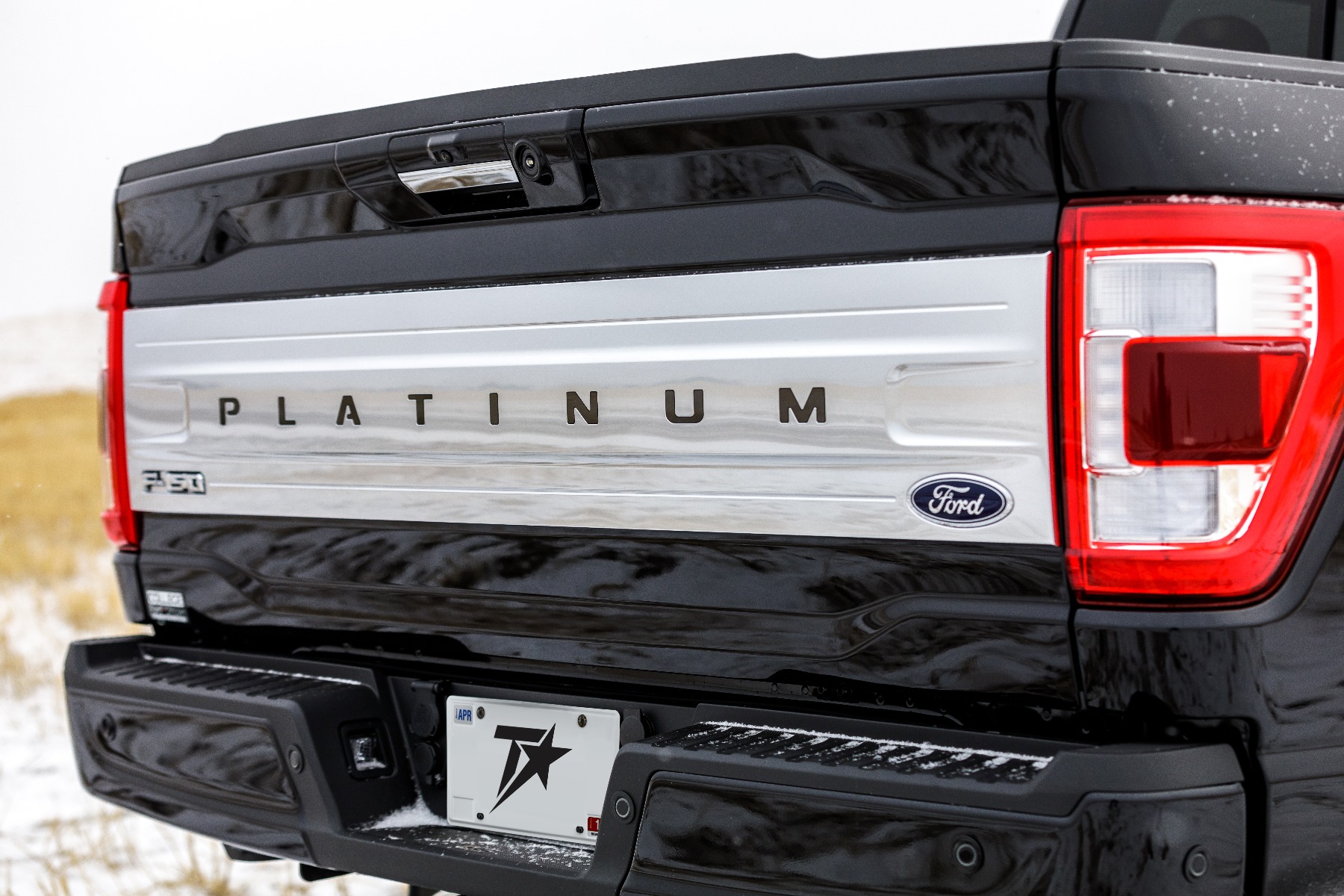 Tailgate Kit | FORD F-150 PLATINUM 2025