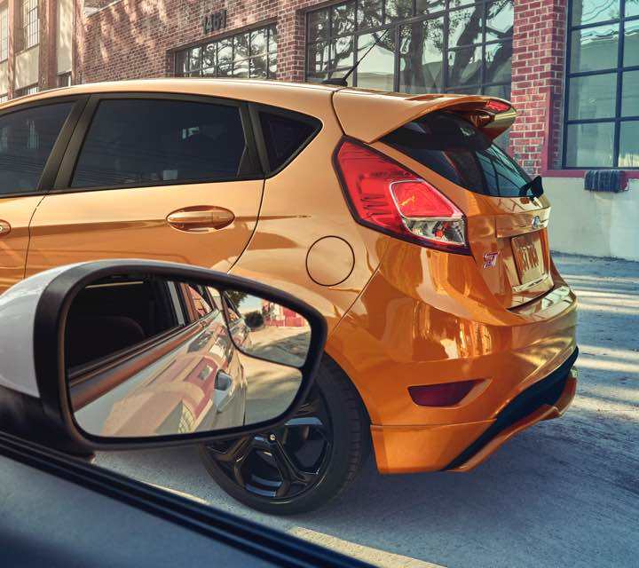 Fiesta ST tomando una curva