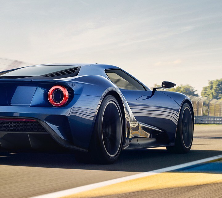El Ford G T en pista de carrera de Le Mans