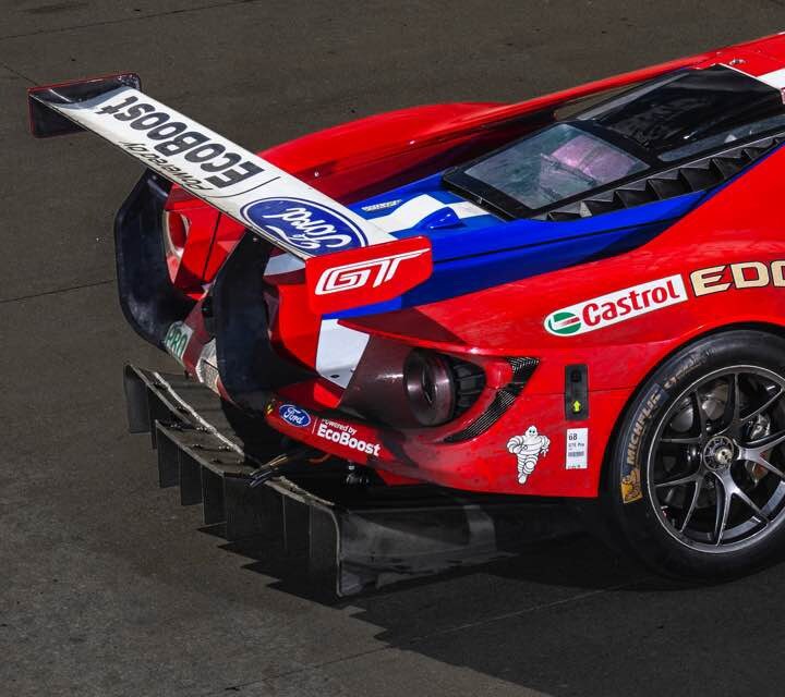 Rear spoiler view of Ford G T race car