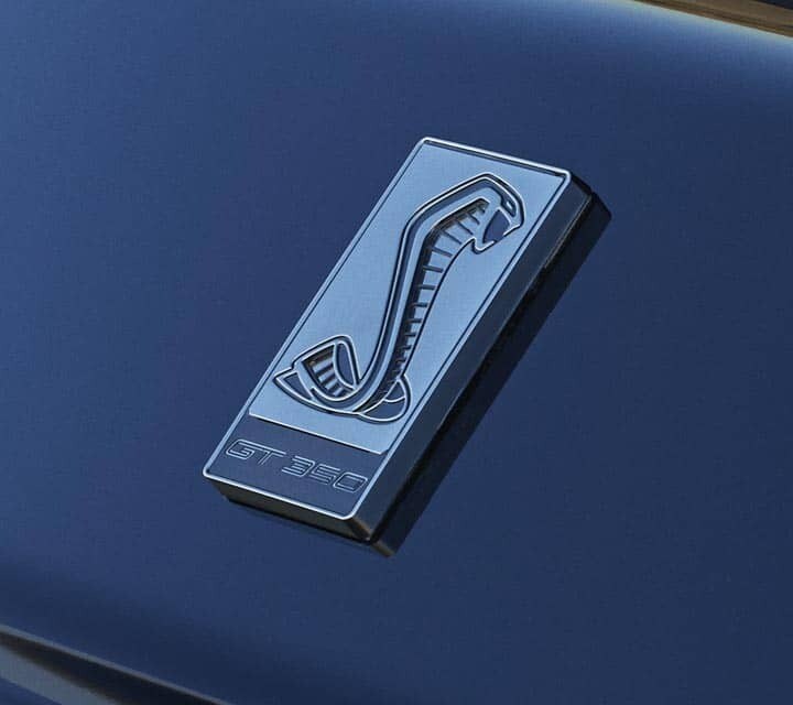 Emblema Cobra del Ford GT350 2018.