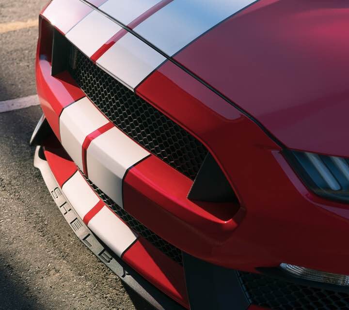 Extremo delantero del Shelby GT350 2018.