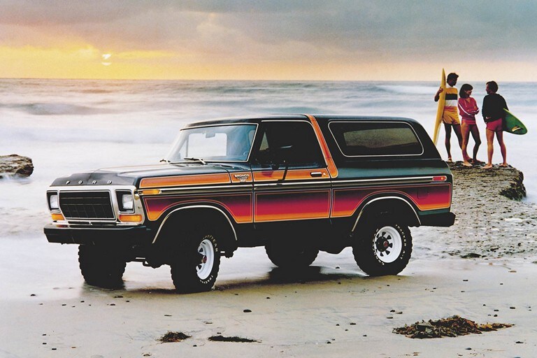 Se muestra una ford ranger x l t 1979 con paquete free wheeling