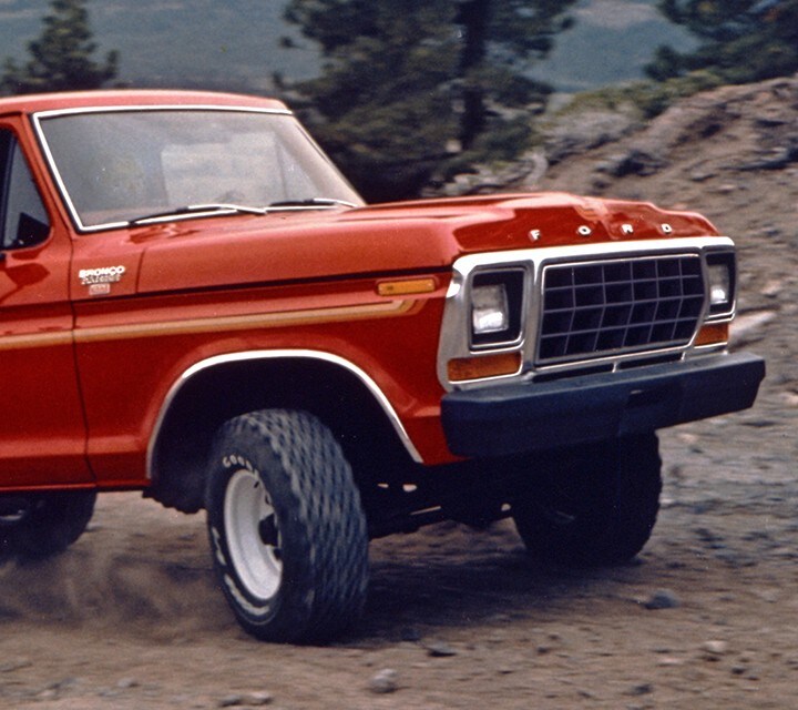 Ford Bronco 1978 en Candy Apple Red 