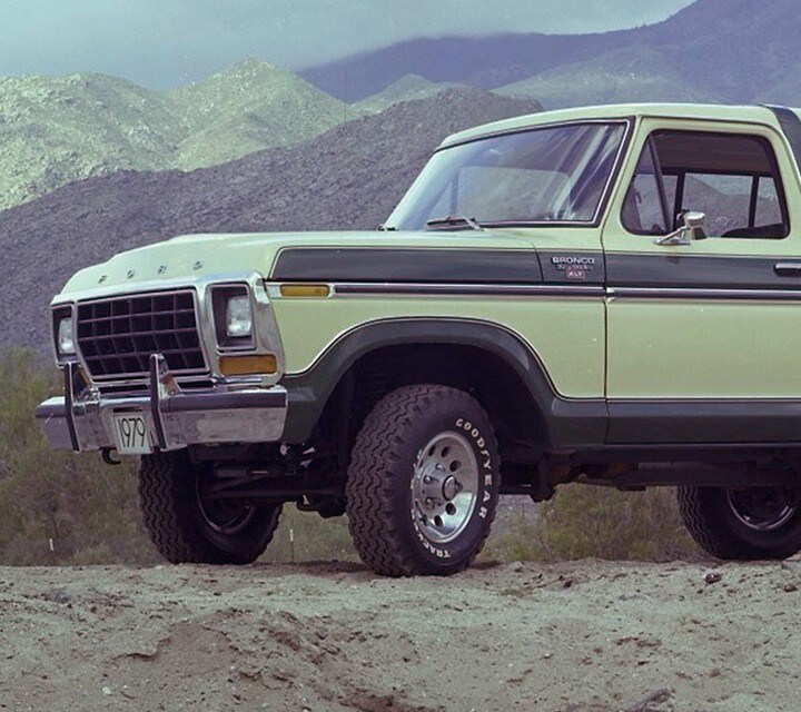 Ford Bronco 1979 en Light Sand con opción Combination Tu-Tone 