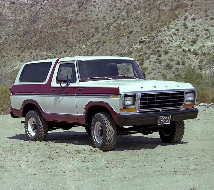 Ford Bronco 1979 en Wimbledon White con Opción Combination Tu Tone  