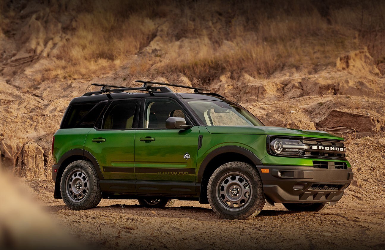 Una Ford Bronco® Sport 2023 estacionada en un terreno rocoso