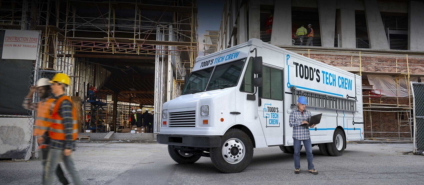 Una van para entregas comerciales en un sitio de construcción