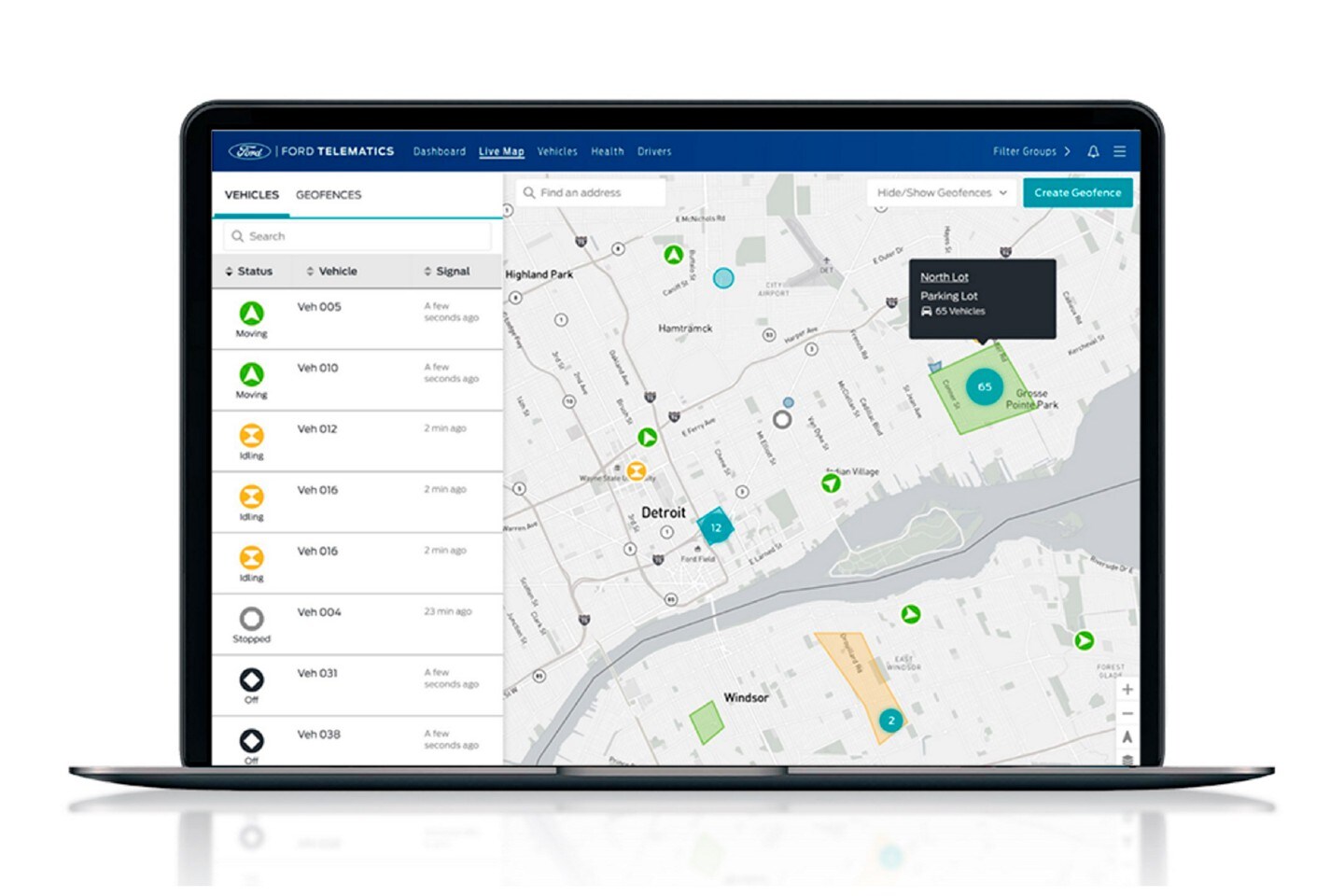 Una laptop abierta con Ford Pro™ Telematics en la pantalla