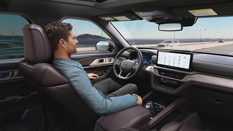 Image Driver in a 2024 Explorer, driver has hands off steering wheel