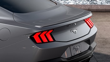 Blade Decklid Spoiler – Painted Body Color