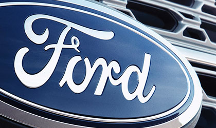 Parrilla Frontal de la Ford Explorer Limited 2020 con el Logo de Ford