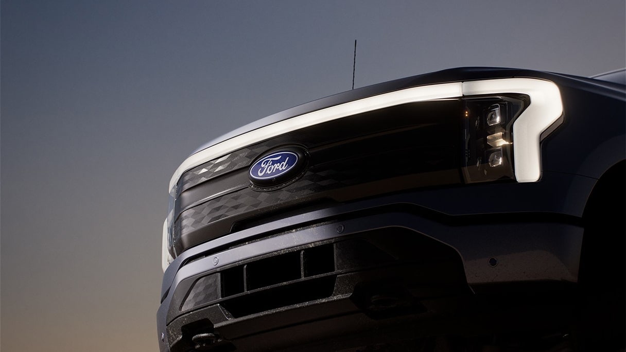 Ford F-150 Lighting grill and headlights. 