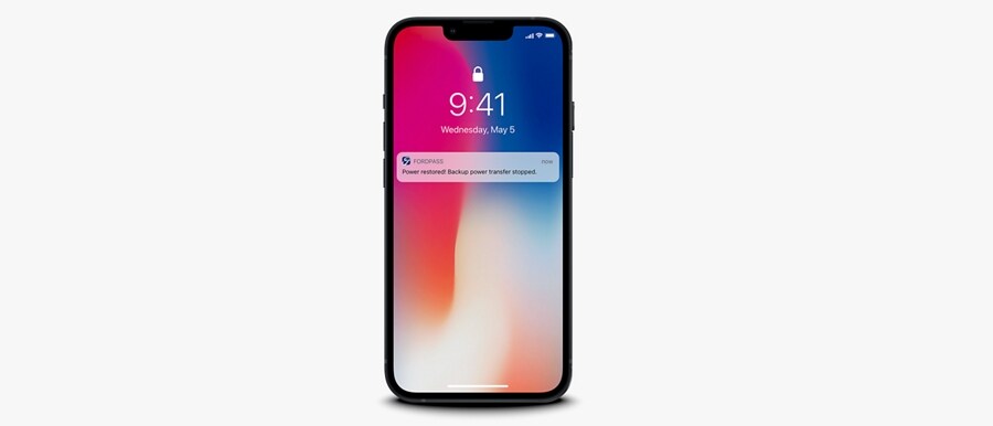 Un smartphone muestra una alerta por mensaje de texto de la restauración de la energía