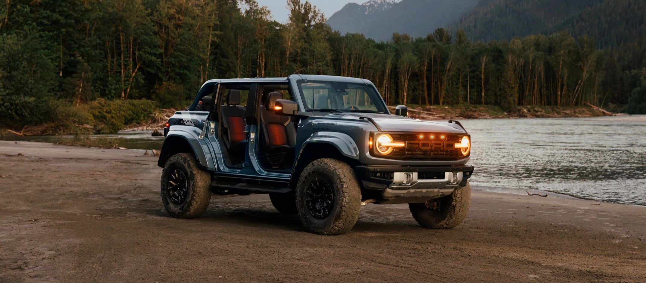 2025 ford bronco raptor passenger side exterior view
