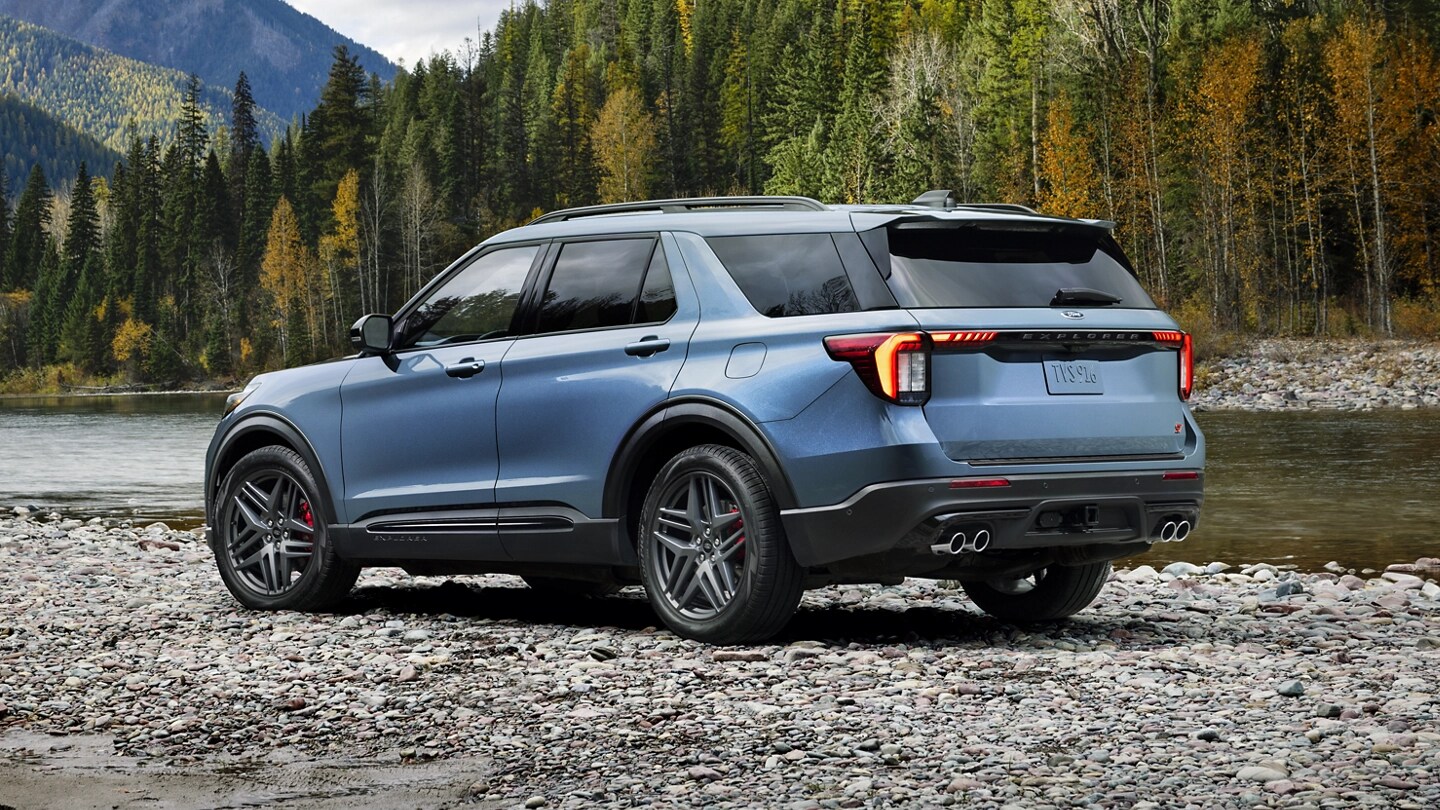 2025 Ford Explorer side view