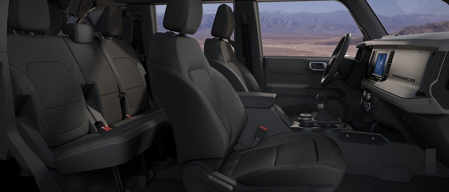 Interior de la SUV Ford Bronco® 2023 que muestra los asientos de tela en Dark Space Gray y Black Onyx