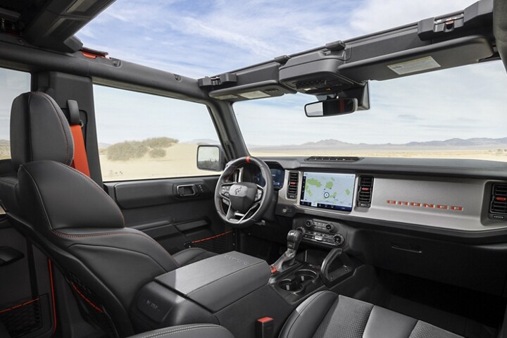 Tablero del interior de una Ford Bronco® Raptor® 2023
