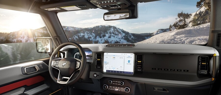 Vista interior de los interruptores del interior de la Ford Bronco® 2023