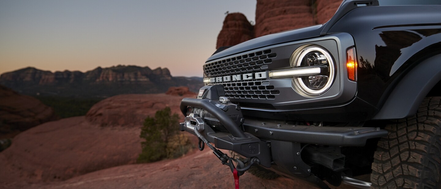 2024 Ford Bronco® Black Diamond™ in Shadow Black with available Heavy Duty Modular Front Bumper