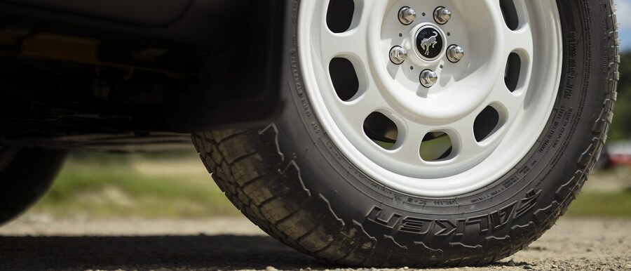 Close-up of the Oxford White wheel on the 2023 Ford Bronco® Sport Heritage Limited