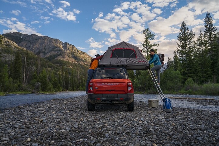 La SUV Bronco® Sport 2023 está lista para la aventura si tú lo estás.
