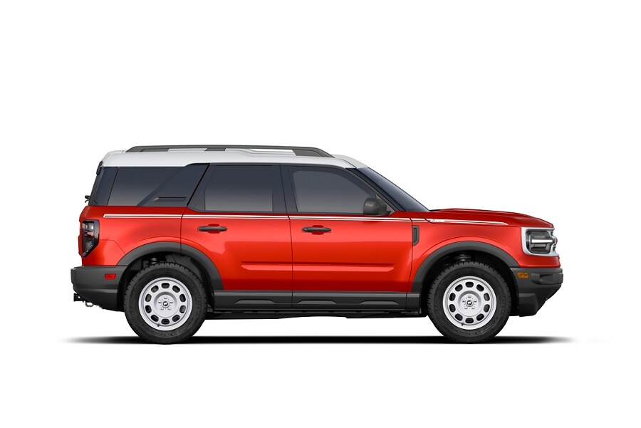 Se muestra el modelo Ford Bronco® Sport Heritage 2023 de perfil