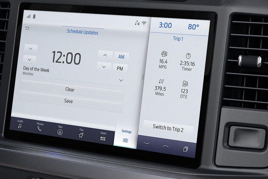 2023 Ford Super Duty® truck center screen showing software updates