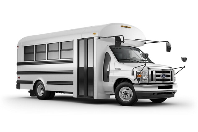 Ford E-Series Cutaway 2023 con carrocería de autobús escolar multifunción