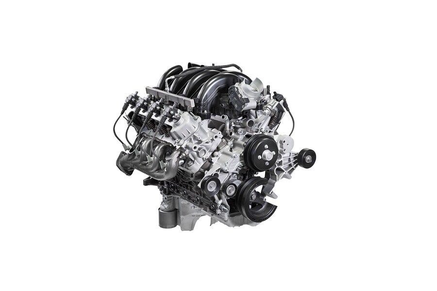 Primer plano del motor V8 de 7.3 L