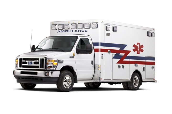 Ford E-Series Cutaway 2024 con ruedas traseras dobles con mejora para ambulancia Tipo III