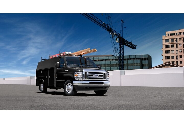 Ford E-Series Cutaway E-450 2024 con paquete de optimización exterior High-Series y mejora de van para utilitario de servicios