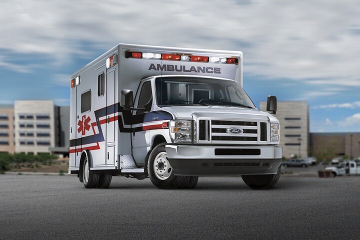 Ford E-Series Cutaway 2024 con ruedas traseras dobles con mejora para ambulancia Tipo III