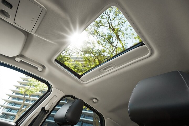 2021 Ford EcoSport Power Moon Roof with sun shining in