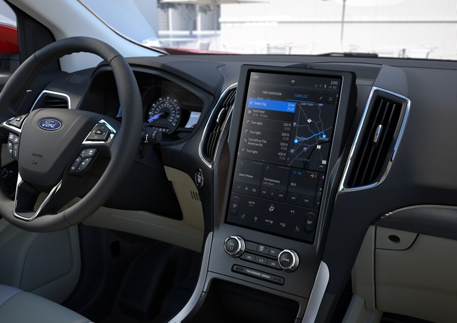 Interior de una consola con pantalla táctil de SYNC® 4A de una Ford Edge 2022