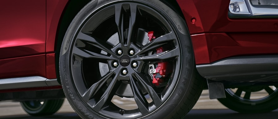 Close-up of 2024 Ford Edge® ST wheel