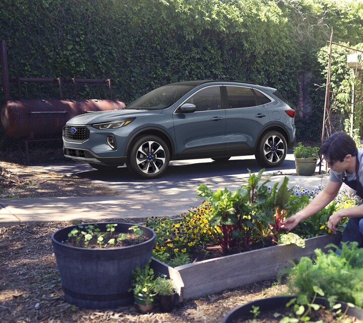 Ford Escape® Platinum 2023 en Vapor Blue