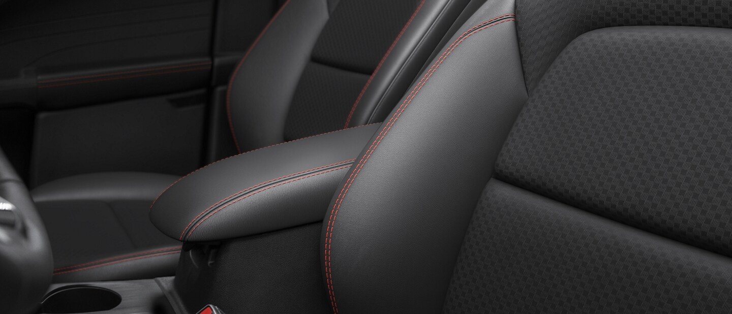 Los asientos tapizados en ActiveX™ en Ebony son estándar en la Ford Escape® ST-Line, ST-Line Select y ST-Line Elite 2023
