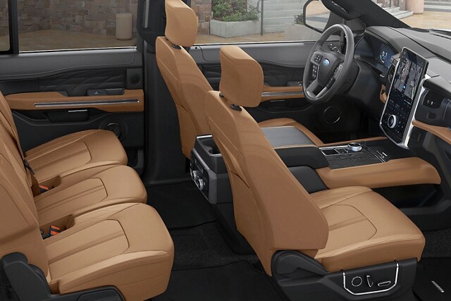 El interior del modelo Platinum de una SUV Ford Expedition 2023