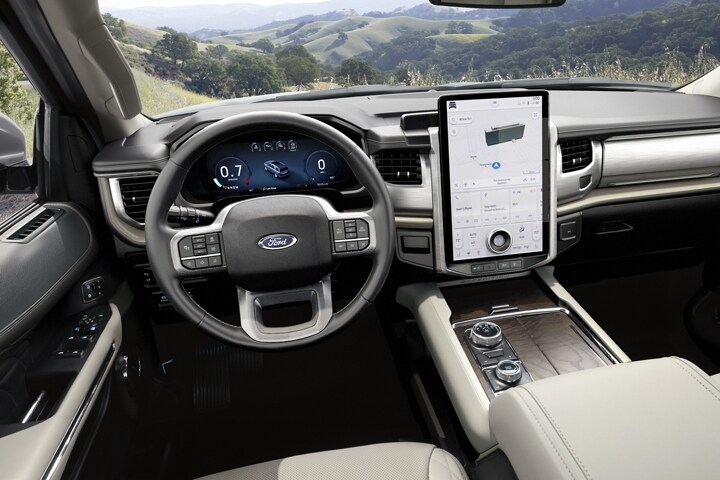 A shot of the interior of a 2023 Ford Expedition SUV Platinum model