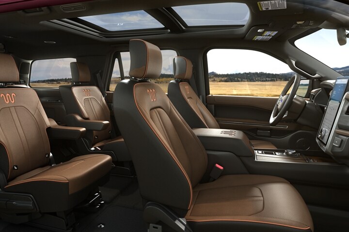 Imagen del interior de un modelo King Ranch® de la SUV Ford Expedition 2023