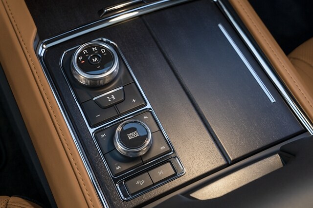 The knob that controls Intelligent 4WD With Terrain Management System™