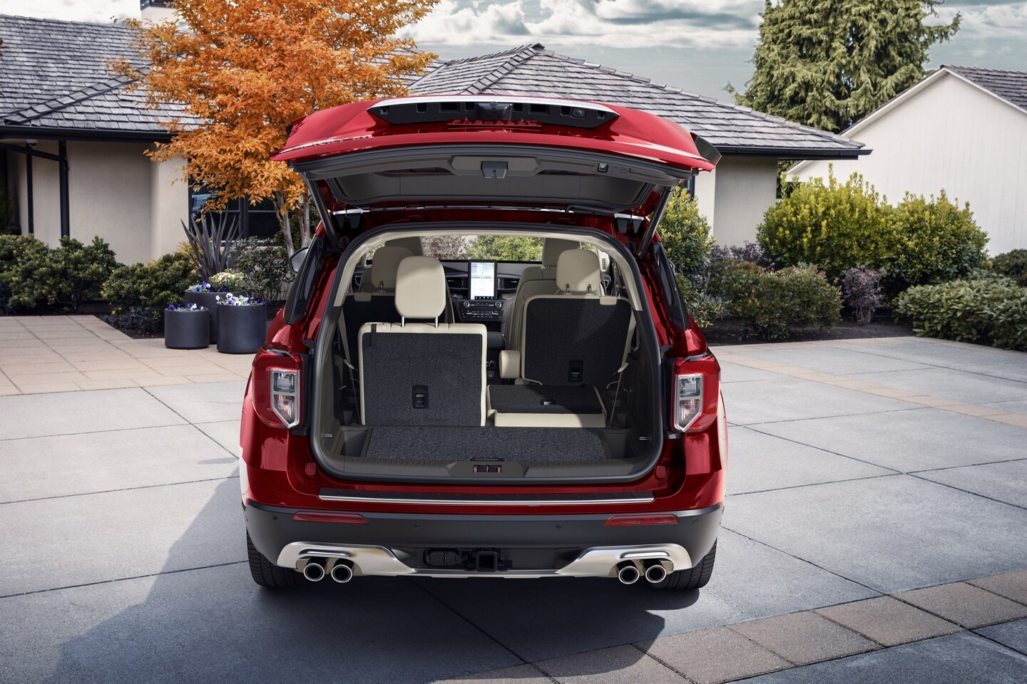 21 Ford Explorer Suv Comfort And Space Suv